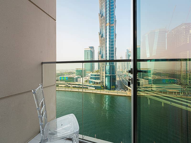 20 Noora Tower 1 BR: Canal Views & Pool Access
