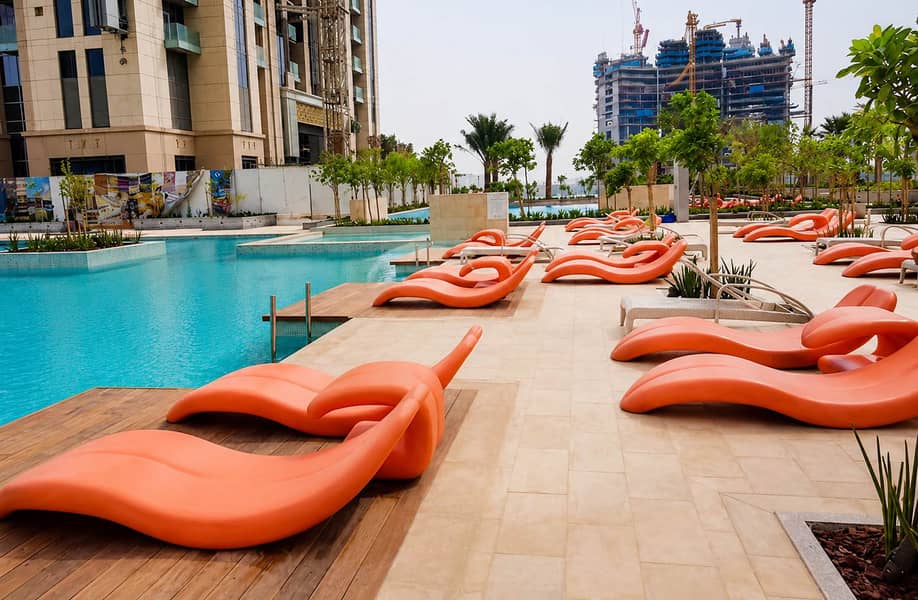 23 Noora Tower 1BR: Dubai Luxury with Pool & Gym
