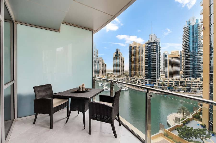 8 Dubai Marina 2BR: Balcony, Pool & Gym!
