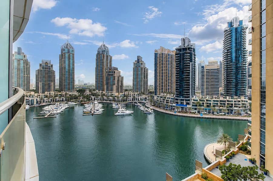13 Dubai Marina 2BR: Balcony, Pool & Gym!