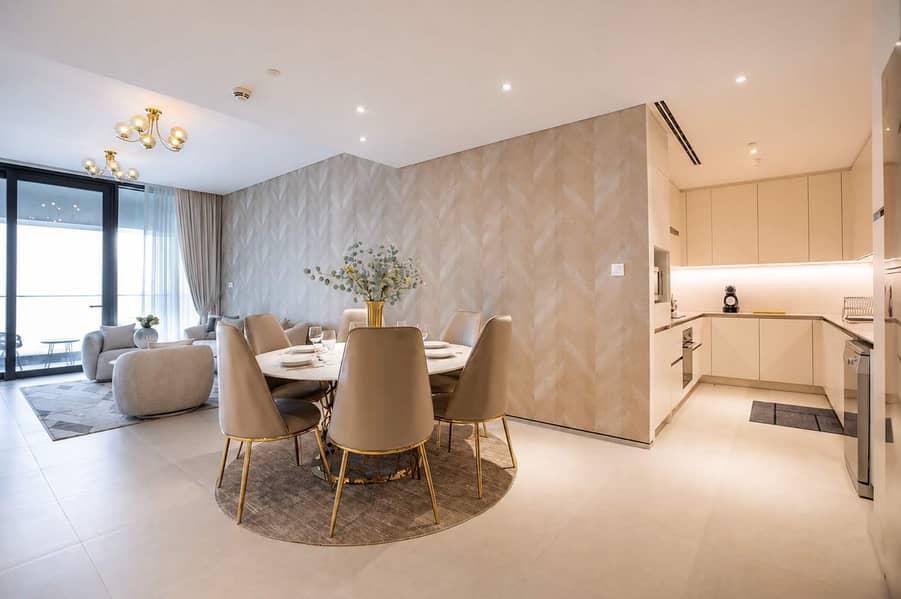 8 Luxury Apartment with Sea Views & Beach Access