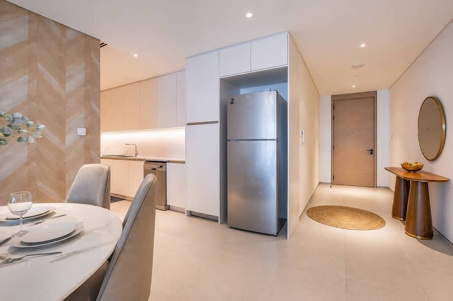 10 Luxury Apartment with Sea Views & Beach Access