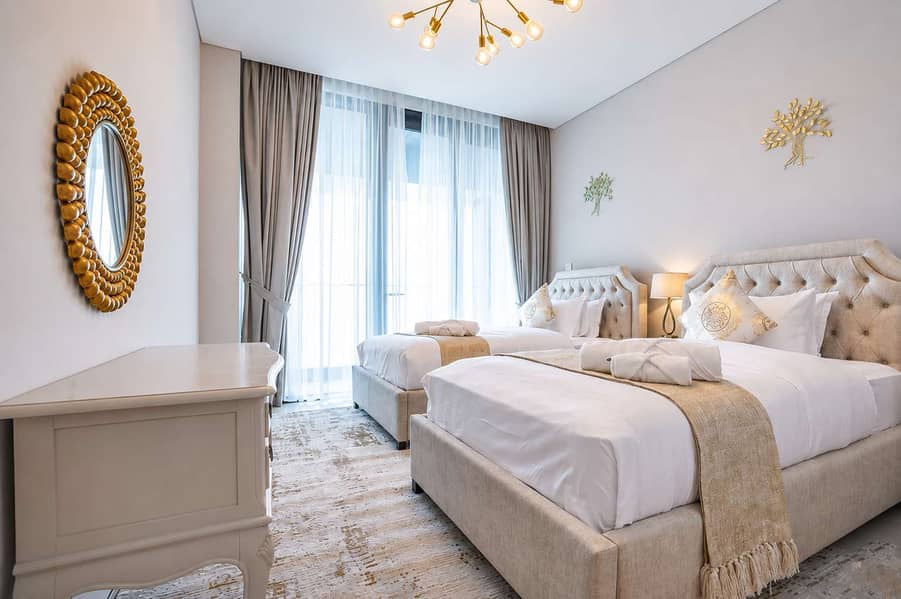 17 Luxury Apartment with Sea Views & Beach Access