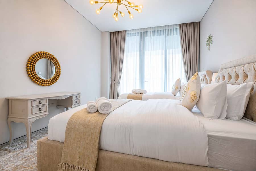 18 Luxury Apartment with Sea Views & Beach Access