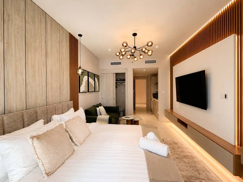 7 Renovated High Floor Studio at Seven Palm