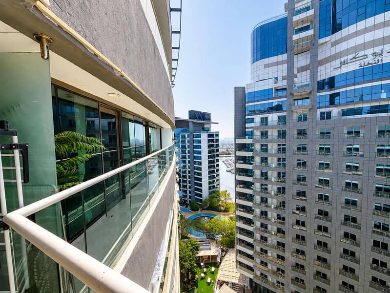 15 Renovated High Floor Studio at Seven Palm