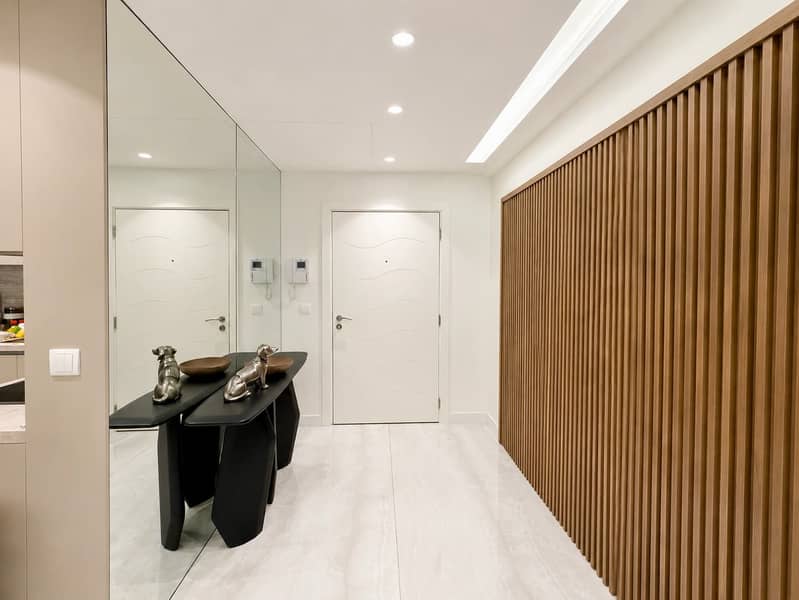 11 Beautifully Upgraded 2 Bedroom Directly on the Park