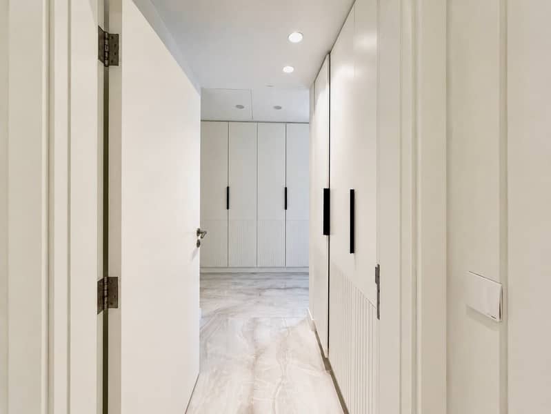 12 Beautifully Upgraded 2 Bedroom Directly on the Park