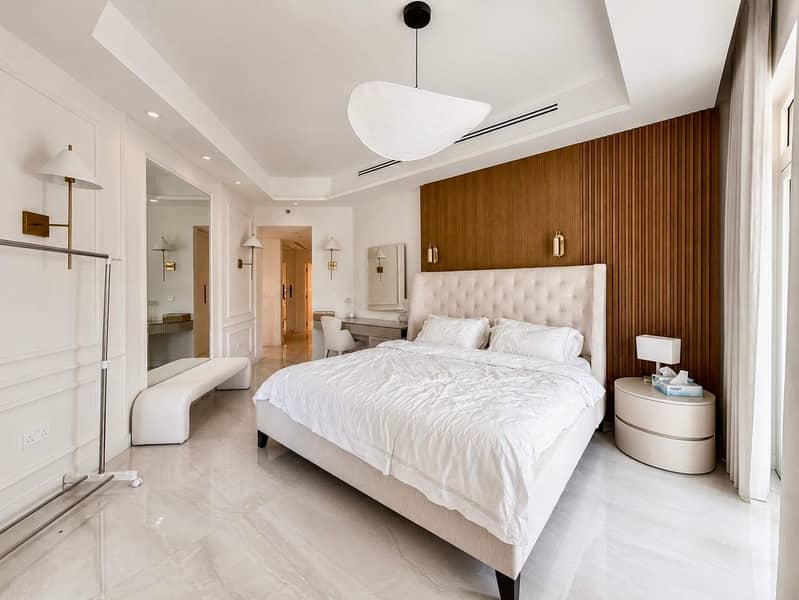 13 Beautifully Upgraded 2 Bedroom Directly on the Park