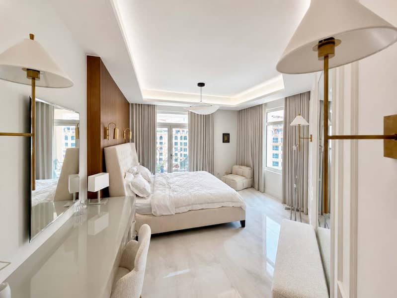 14 Beautifully Upgraded 2 Bedroom Directly on the Park