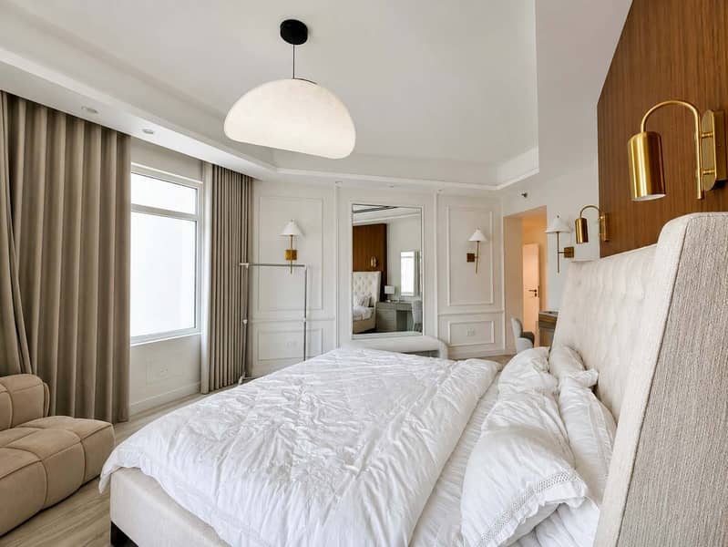 15 Beautifully Upgraded 2 Bedroom Directly on the Park