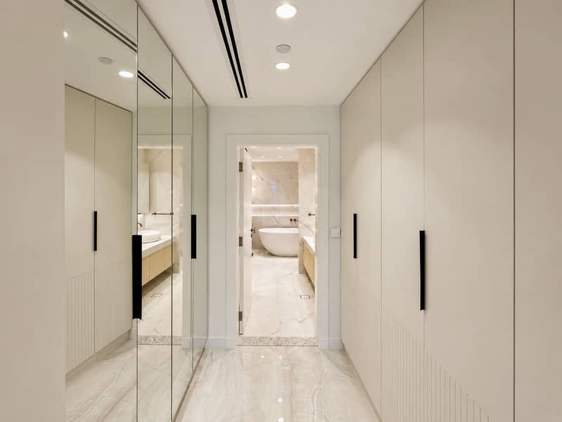 16 Beautifully Upgraded 2 Bedroom Directly on the Park