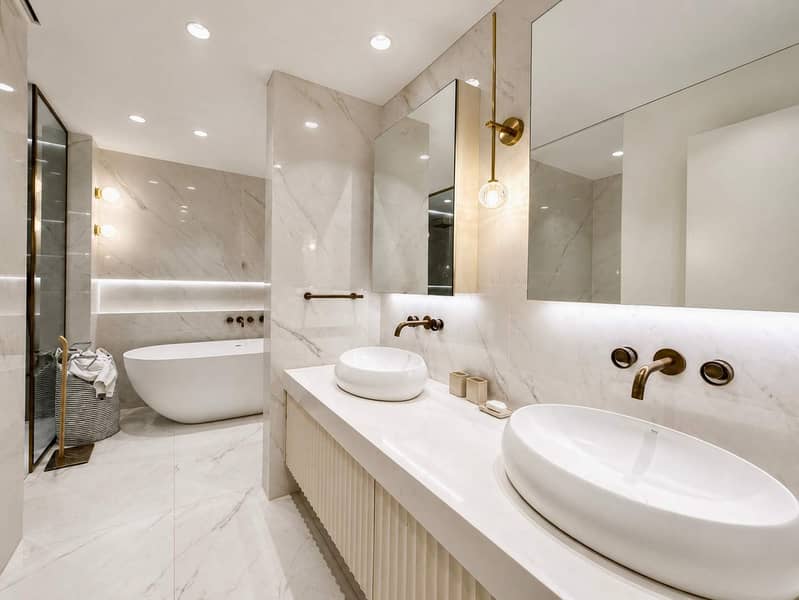 19 Beautifully Upgraded 2 Bedroom Directly on the Park