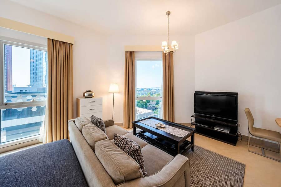 2 Modern Studio at Madison Residency