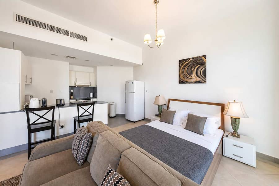 4 Modern Studio at Madison Residency