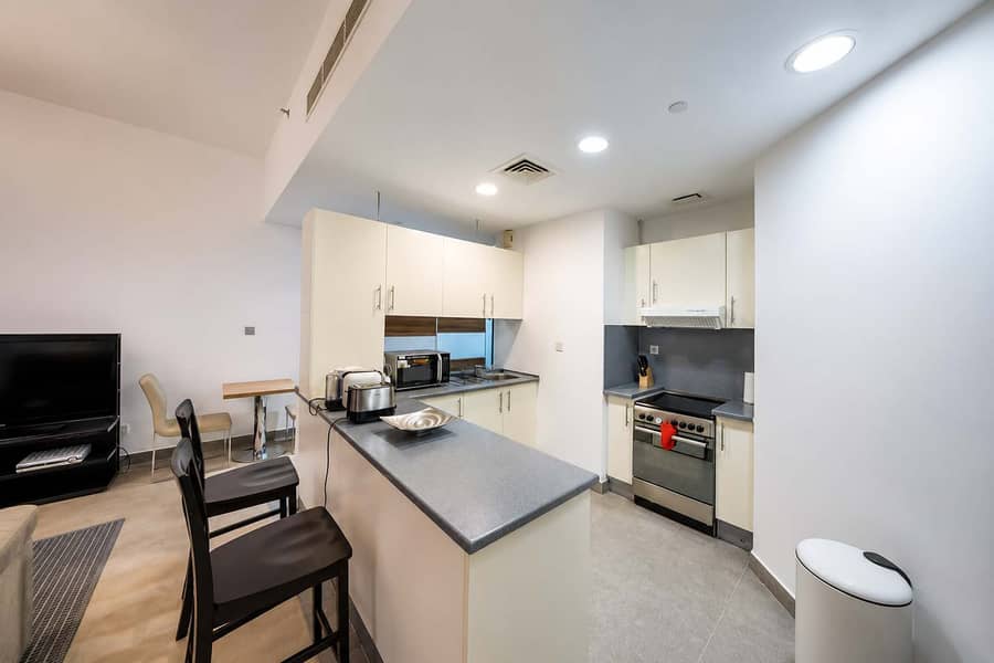 6 Modern Studio at Madison Residency