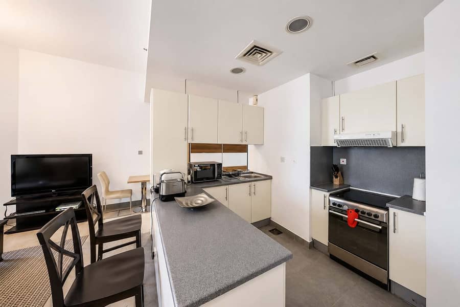 7 Modern Studio at Madison Residency