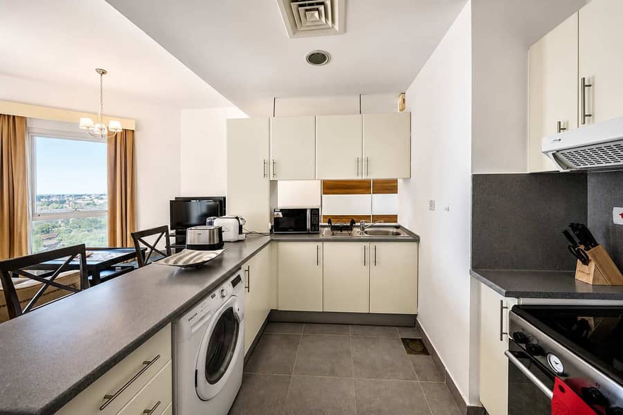 8 Modern Studio at Madison Residency