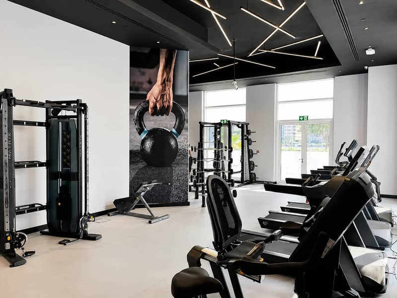 14 Modern Studio at Madison Residency