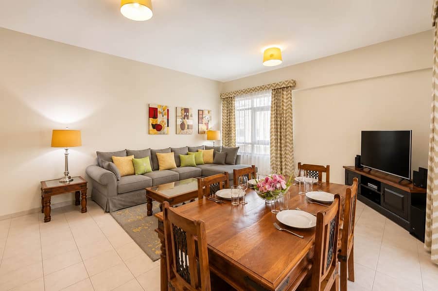 7 Greens Oasis: Stylish 2BR Apartment in Dubai