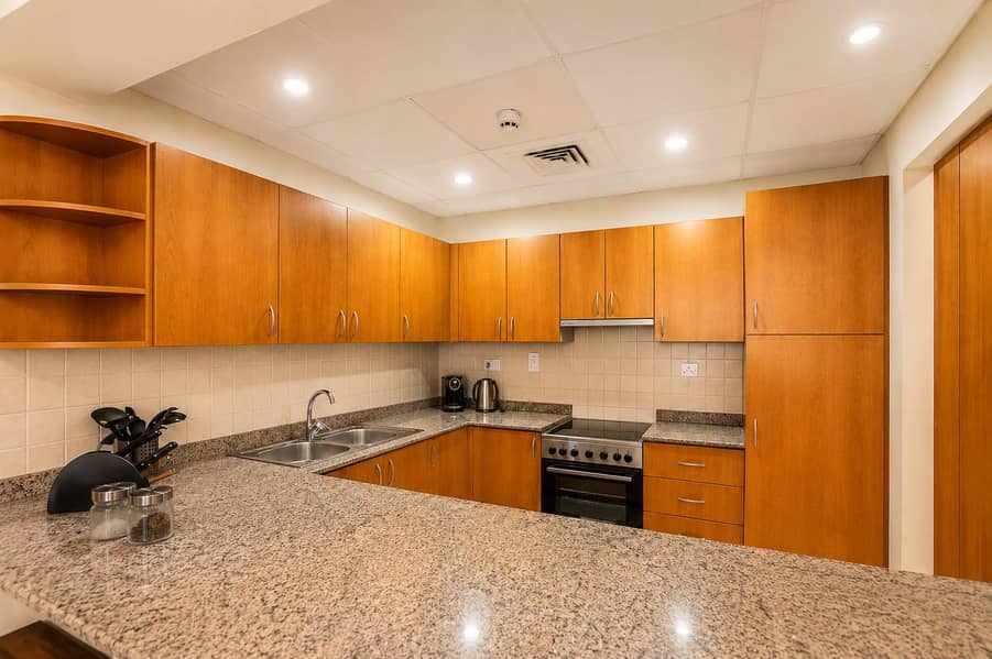 10 Greens Oasis: Stylish 2BR Apartment in Dubai