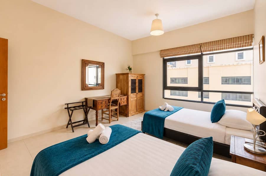 16 Greens Oasis: Stylish 2BR Apartment in Dubai