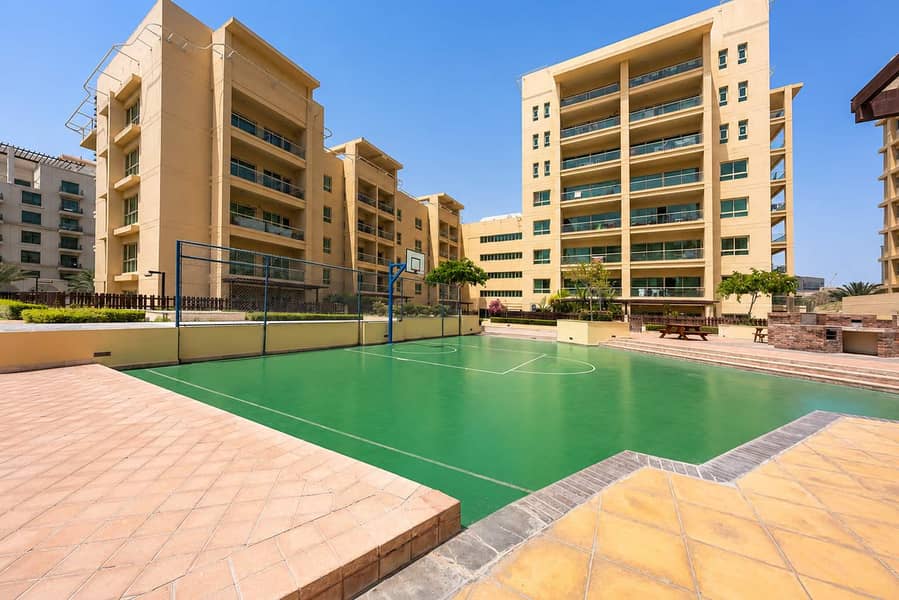 21 Greens Oasis: Stylish 2BR Apartment in Dubai