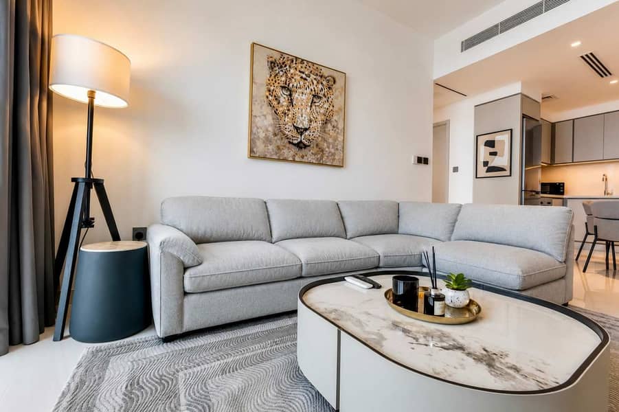 2 Sunrise Bay, Dubai: Beachfront Apartment with Gym