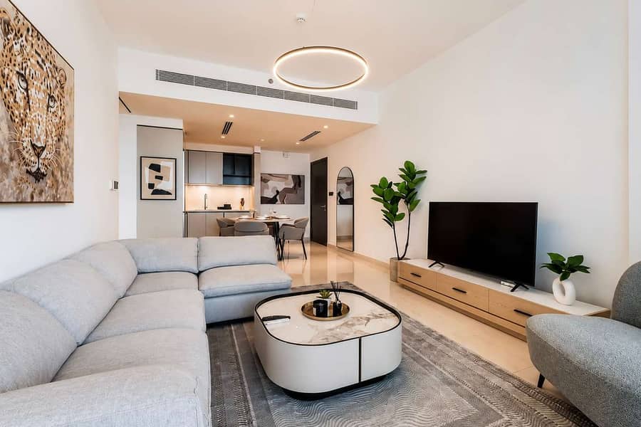 3 Sunrise Bay, Dubai: Beachfront Apartment with Gym
