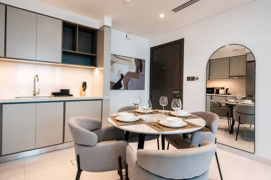 7 Sunrise Bay, Dubai: Beachfront Apartment with Gym