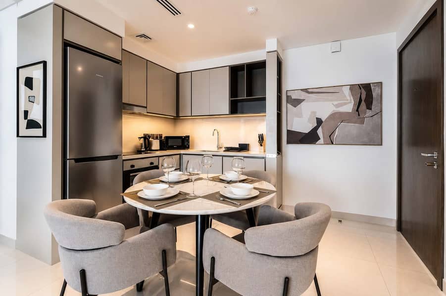 8 Sunrise Bay, Dubai: Beachfront Apartment with Gym