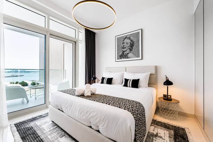14 Sunrise Bay, Dubai: Beachfront Apartment with Gym