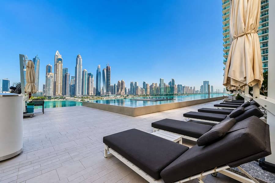 21 Sunrise Bay, Dubai: Beachfront Apartment with Gym