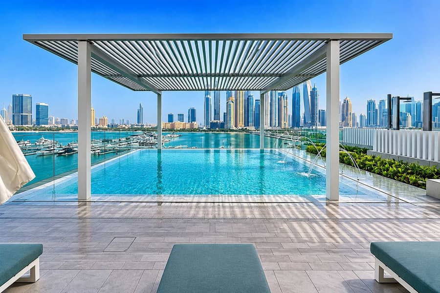 22 Sunrise Bay, Dubai: Beachfront Apartment with Gym