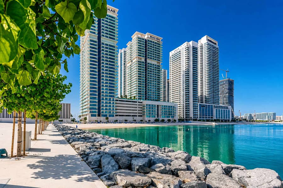 25 Sunrise Bay, Dubai: Beachfront Apartment with Gym