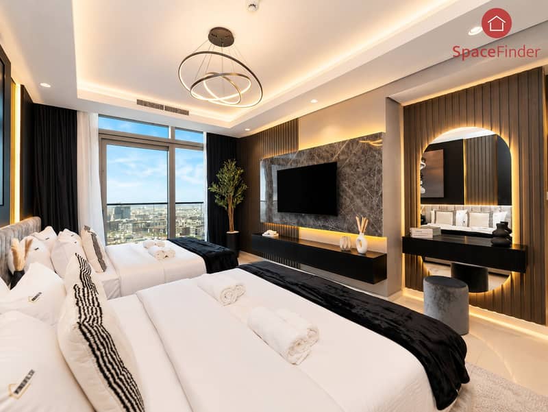 6 Modern Luxury Hotel Bedroom. png