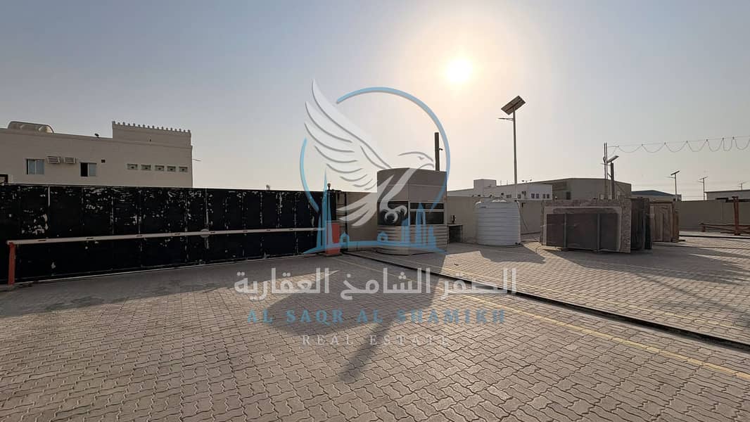 11 yard-for-rent-sajaa-property-04. jpg