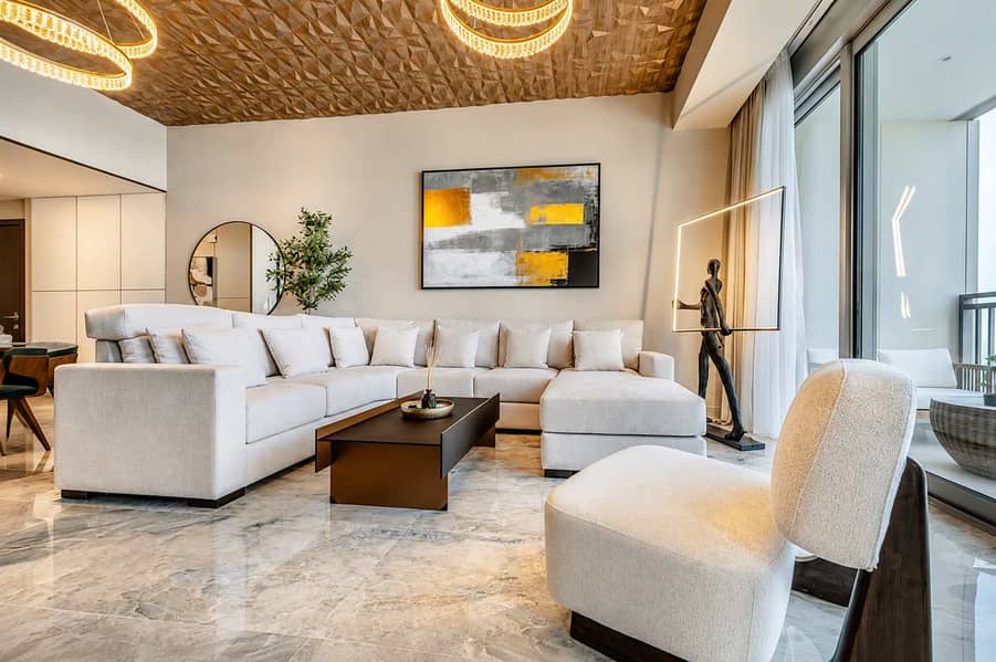 4 Luxury Sea View Apt, Dubai Marina w/ Pool & Gym
