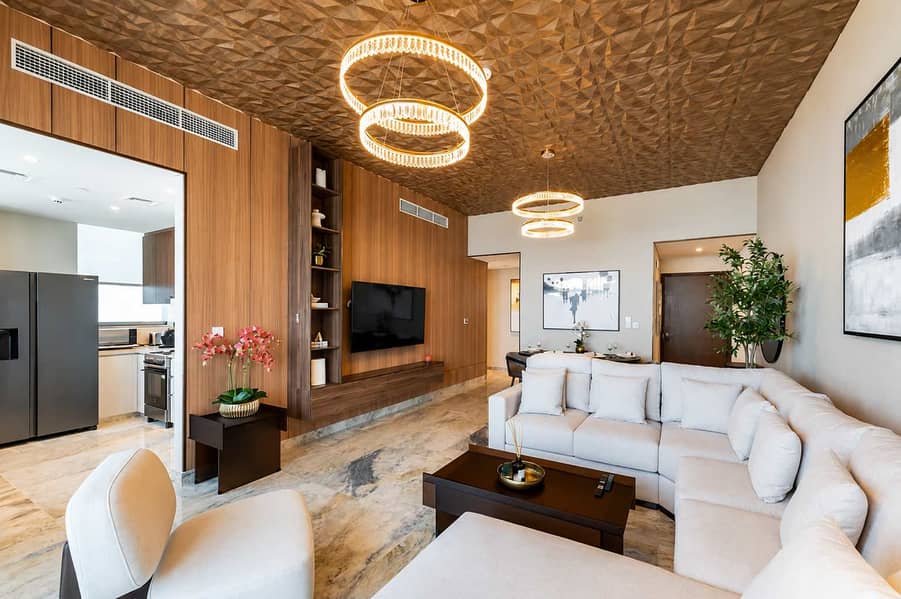 6 Luxury Sea View Apt, Dubai Marina w/ Pool & Gym