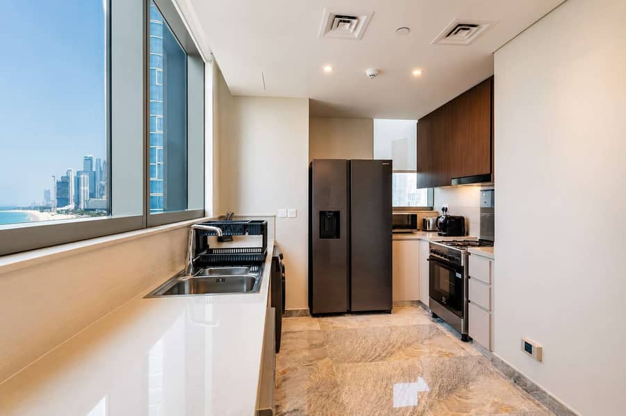9 Luxury Sea View Apt, Dubai Marina w/ Pool & Gym