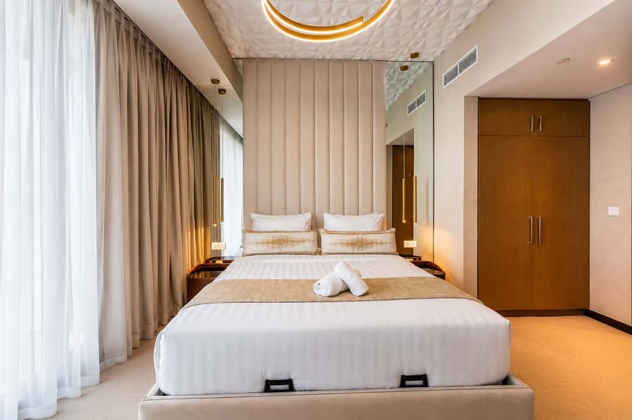 13 Luxury Sea View Apt, Dubai Marina w/ Pool & Gym