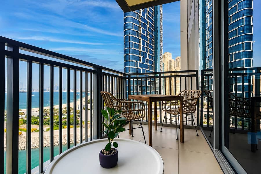 16 Luxury Sea View Apt, Dubai Marina w/ Pool & Gym