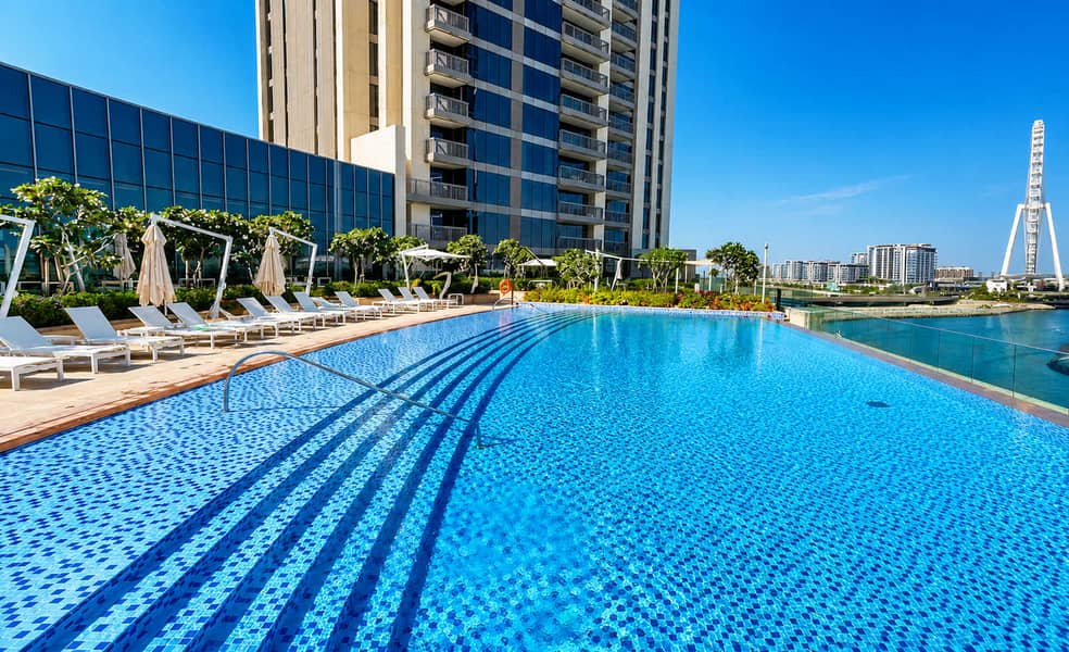 20 Luxury Sea View Apt, Dubai Marina w/ Pool & Gym