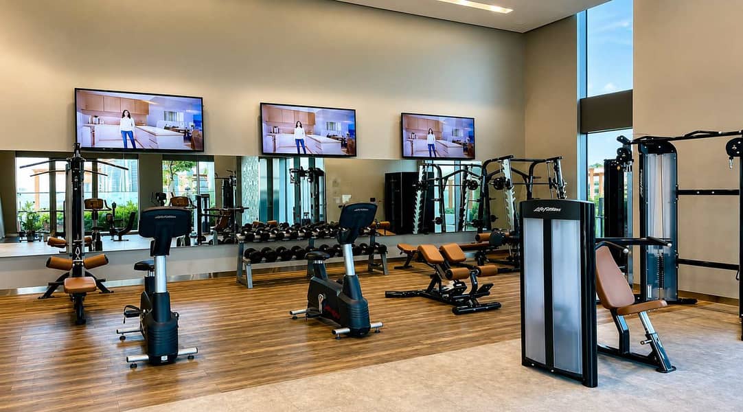 22 Luxury Sea View Apt, Dubai Marina w/ Pool & Gym