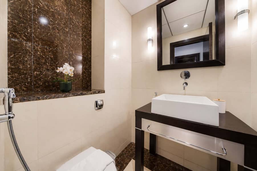 17 JLT 1-Bed Apartment: City Views, Gym & Balcony