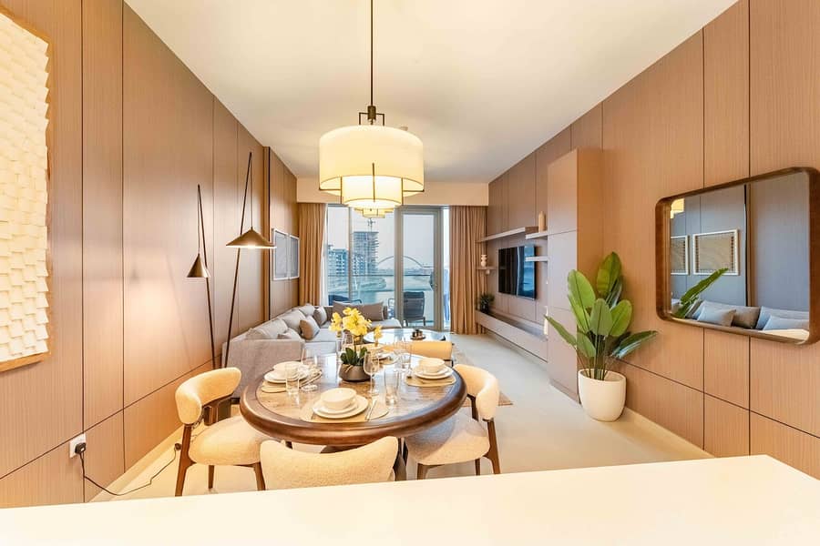 2 Dubai Luxury: 3-Bedroom Apartment with Views