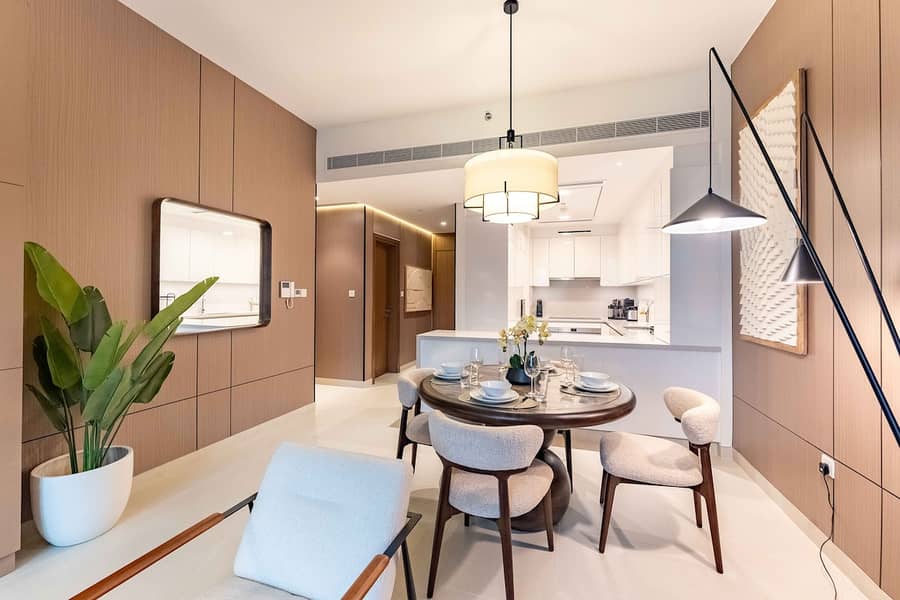 3 Dubai Luxury: 3-Bedroom Apartment with Views