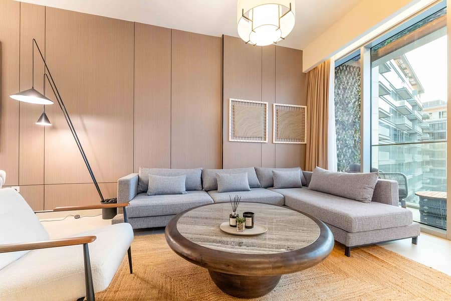 9 Dubai Luxury: 3-Bedroom Apartment with Views
