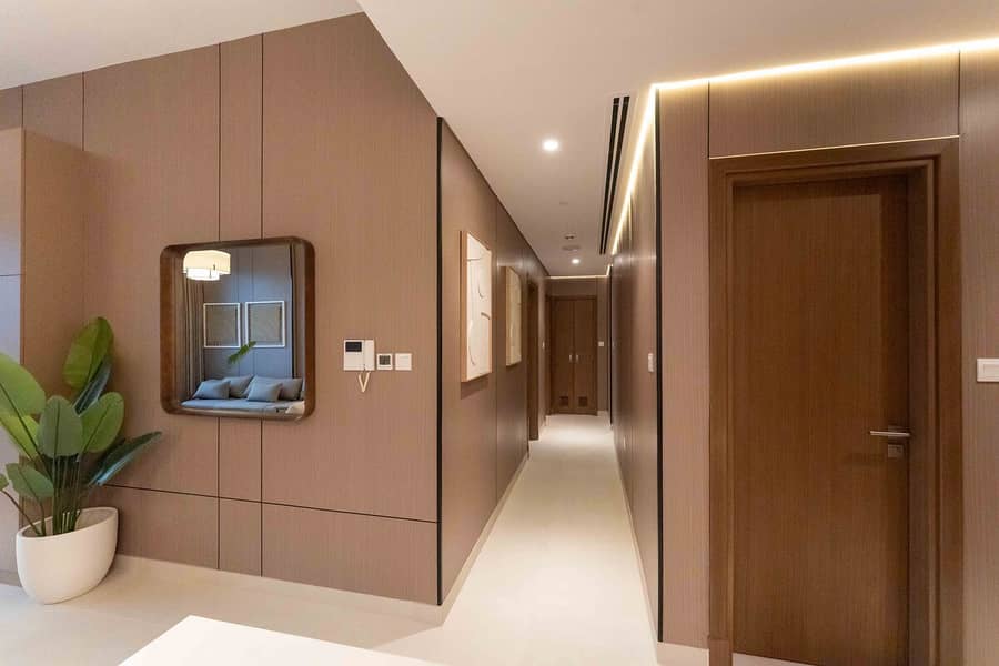 11 Dubai Luxury: 3-Bedroom Apartment with Views