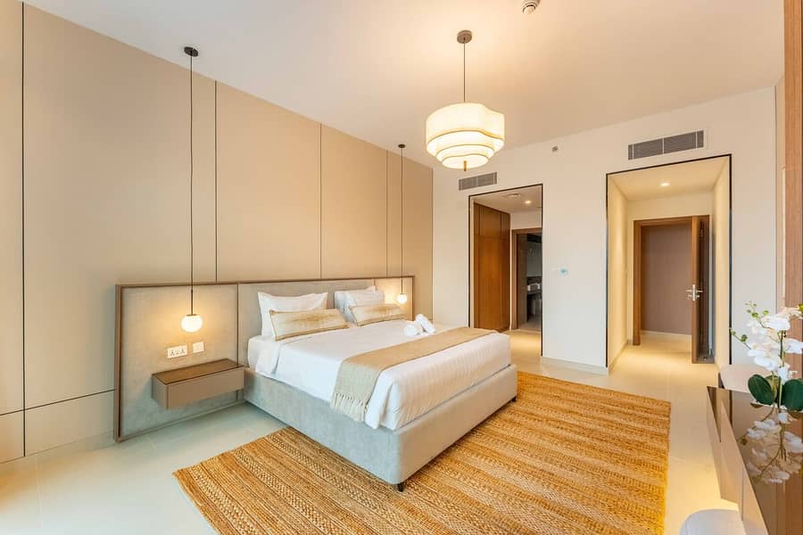 21 Dubai Luxury: 3-Bedroom Apartment with Views